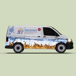 Fertige Fahrzeugbeschriftung